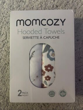 MOMCOZY Hooded Baby Towels - Floral & White (2-Pack)